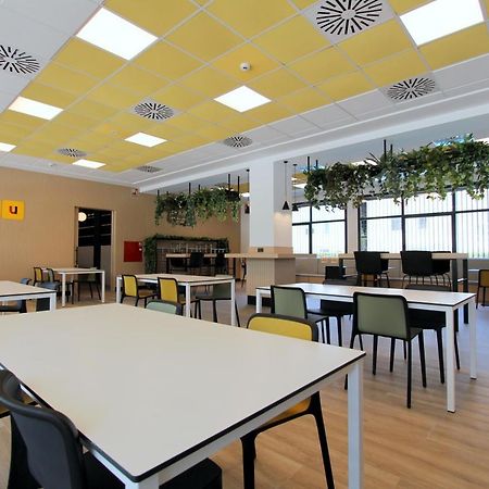 Villa Alojamiento Y Congresos - Villa Universitaria San Vicente Raspeig Eksteriør bilde