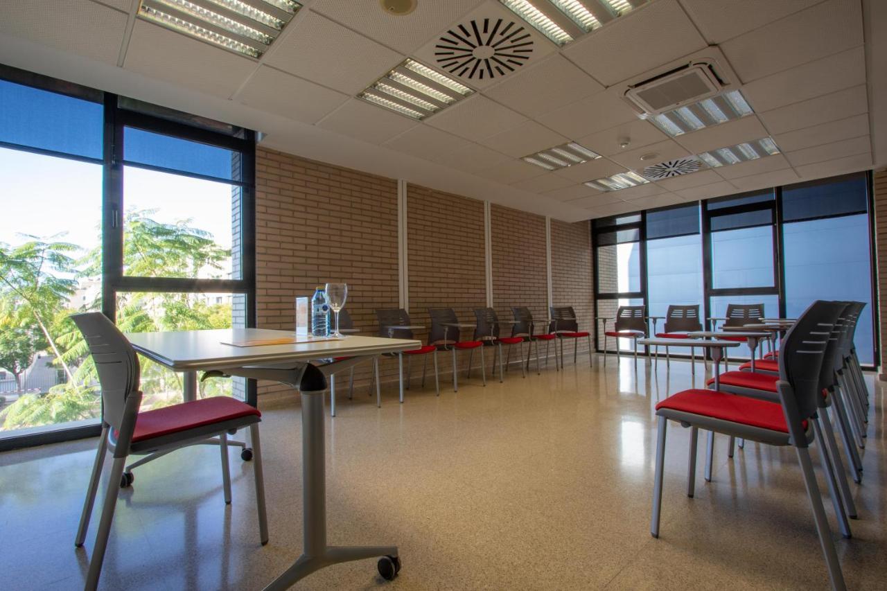 Villa Alojamiento Y Congresos - Villa Universitaria San Vicente Raspeig Eksteriør bilde