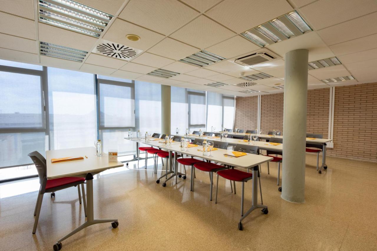 Villa Alojamiento Y Congresos - Villa Universitaria San Vicente Raspeig Eksteriør bilde