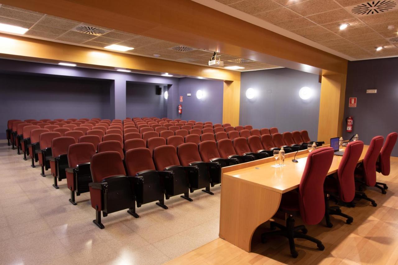 Villa Alojamiento Y Congresos - Villa Universitaria San Vicente Raspeig Eksteriør bilde